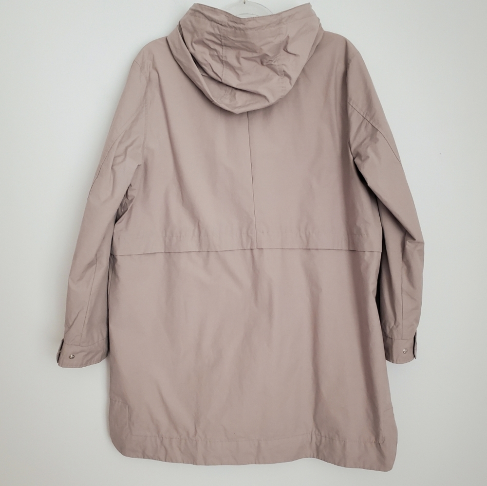 Water Resistant Jacket Size Large - Picture 2 of 8